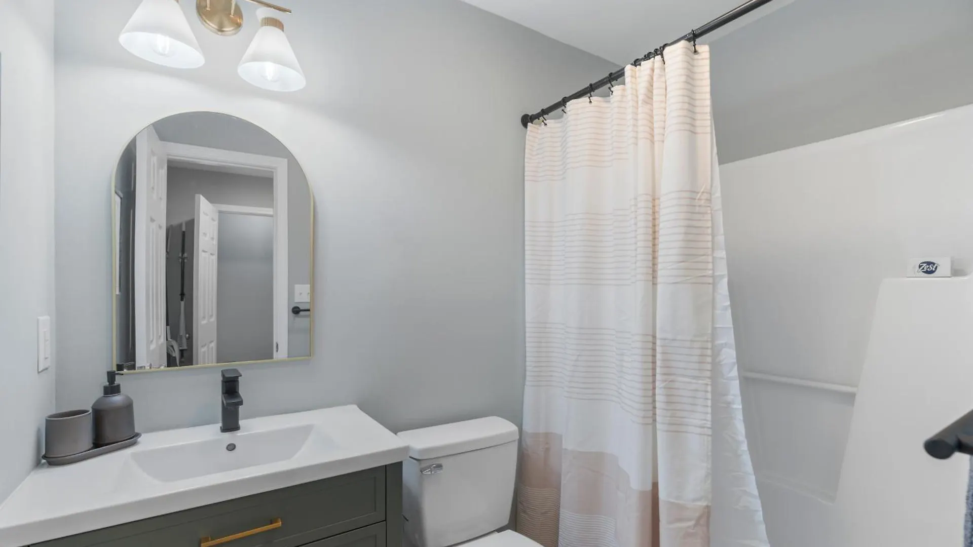 בית נופש Comfortable 4 Bedroom House Minutes From Uptown שרלוט ארצות הברית