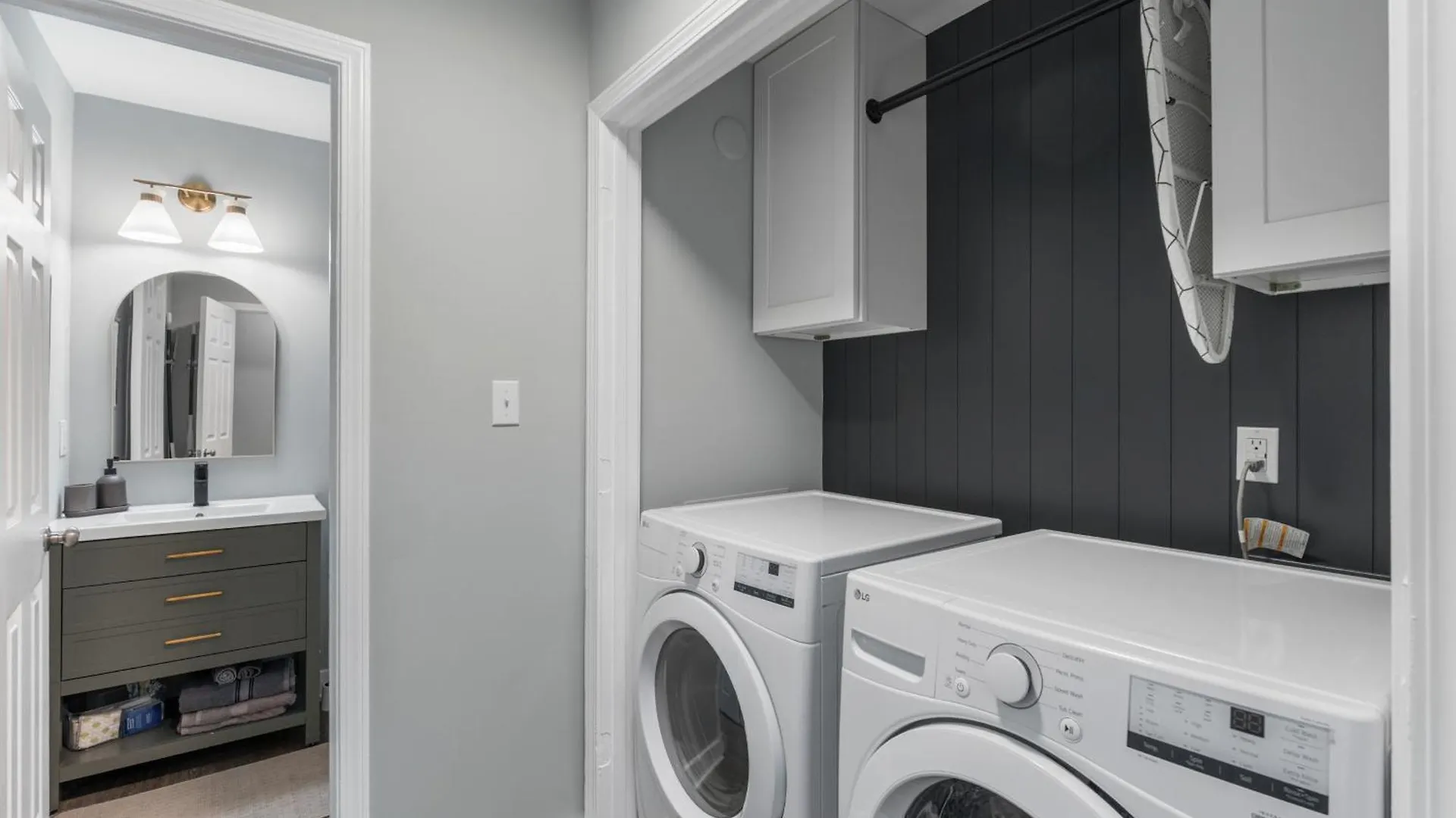 Comfortable 4 Bedroom House Minutes From Uptown שרלוט בית נופש